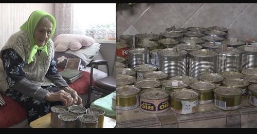 “В ночі молюся Богу за них, а в день роблю заготовкu”: 93-річна українка з Вінниці разом з дочкою робить окопні свічки для хлопців із ЗСУ. Відео