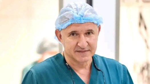 Друзі, це видатний Український кардіохірург Борис Тодуров. Кілька днів тому, він зі своєю командою провів ПЕРШУ в Україні трансплантацію серця Дитині. Яка – пройшла Успішно.